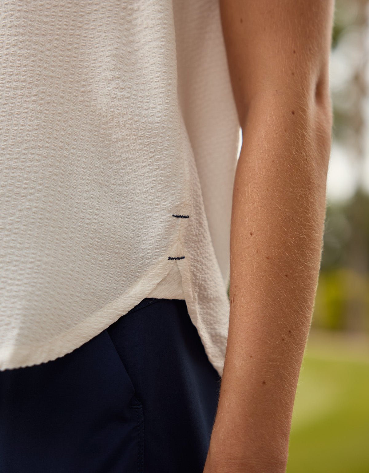 Sleeveless Shirt - Kenita