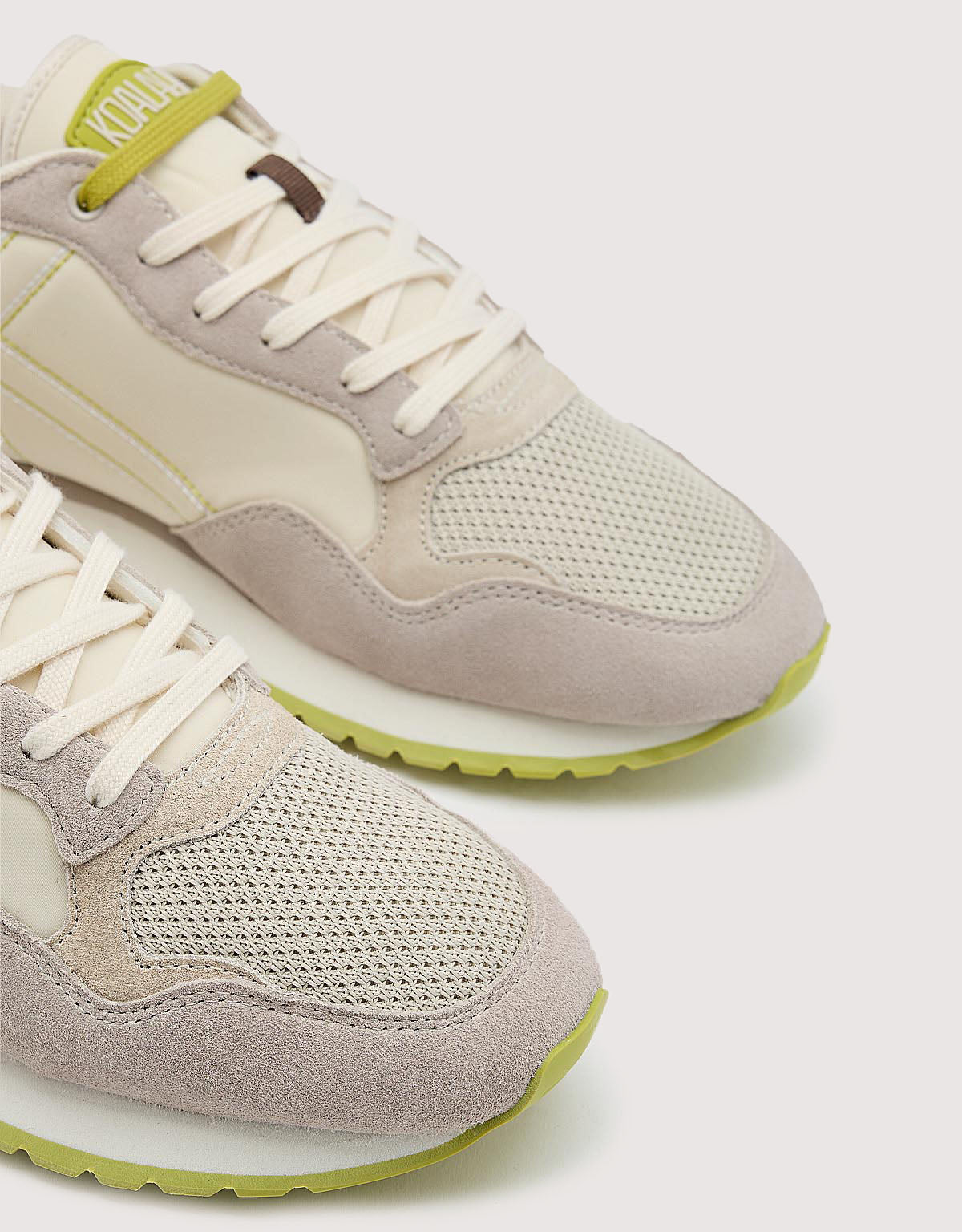 Gray Sneaker Shoe - Saturn