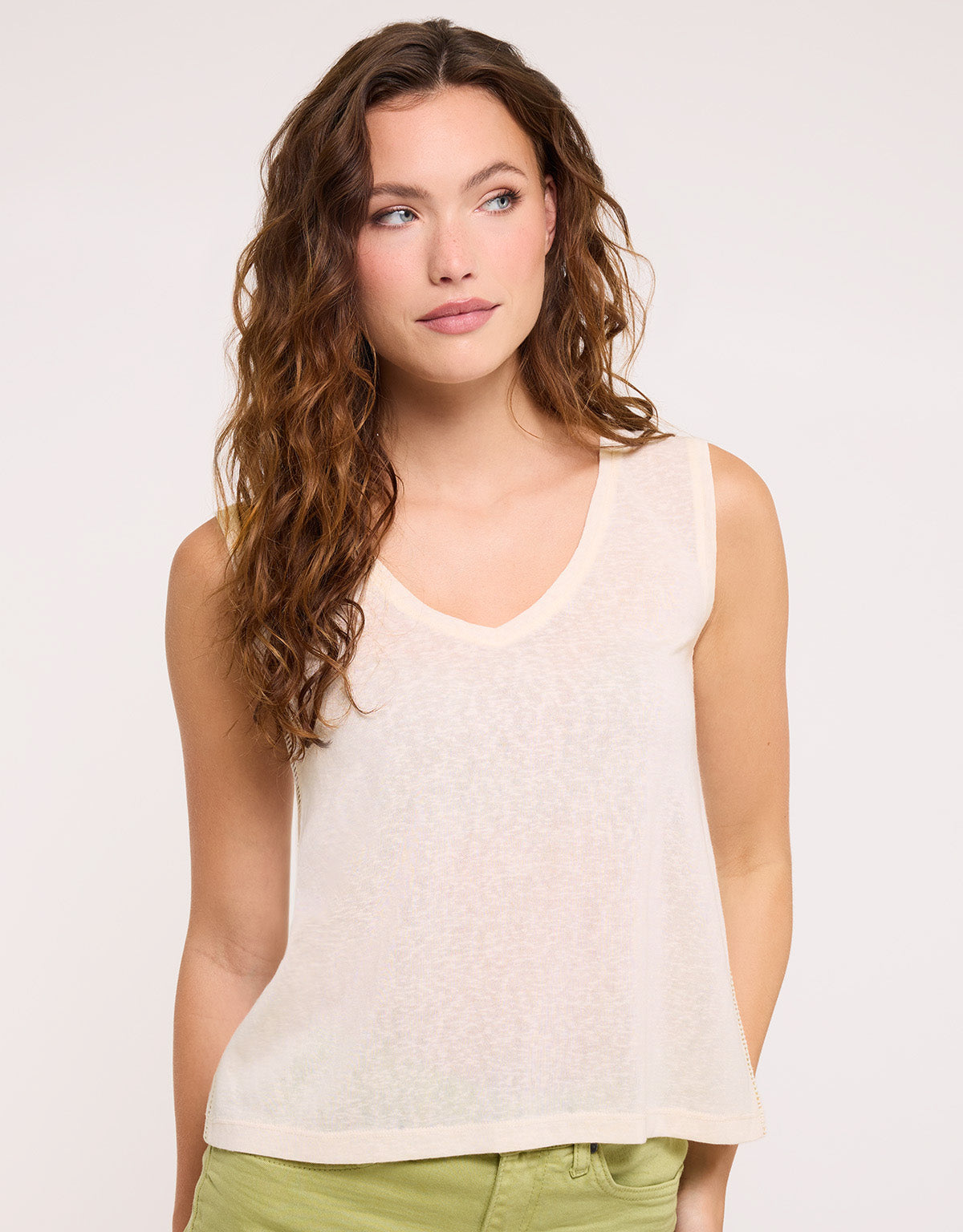 Camiseta Tirantes Detalle Calado Espalda Beige - Kia 2