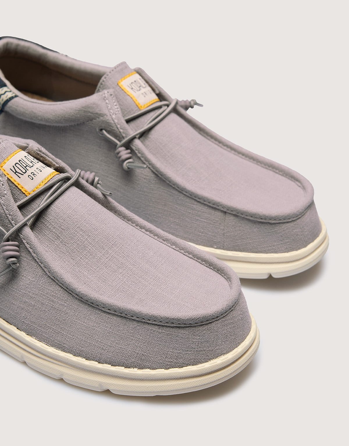 Wallabee Gris - Crimson 4