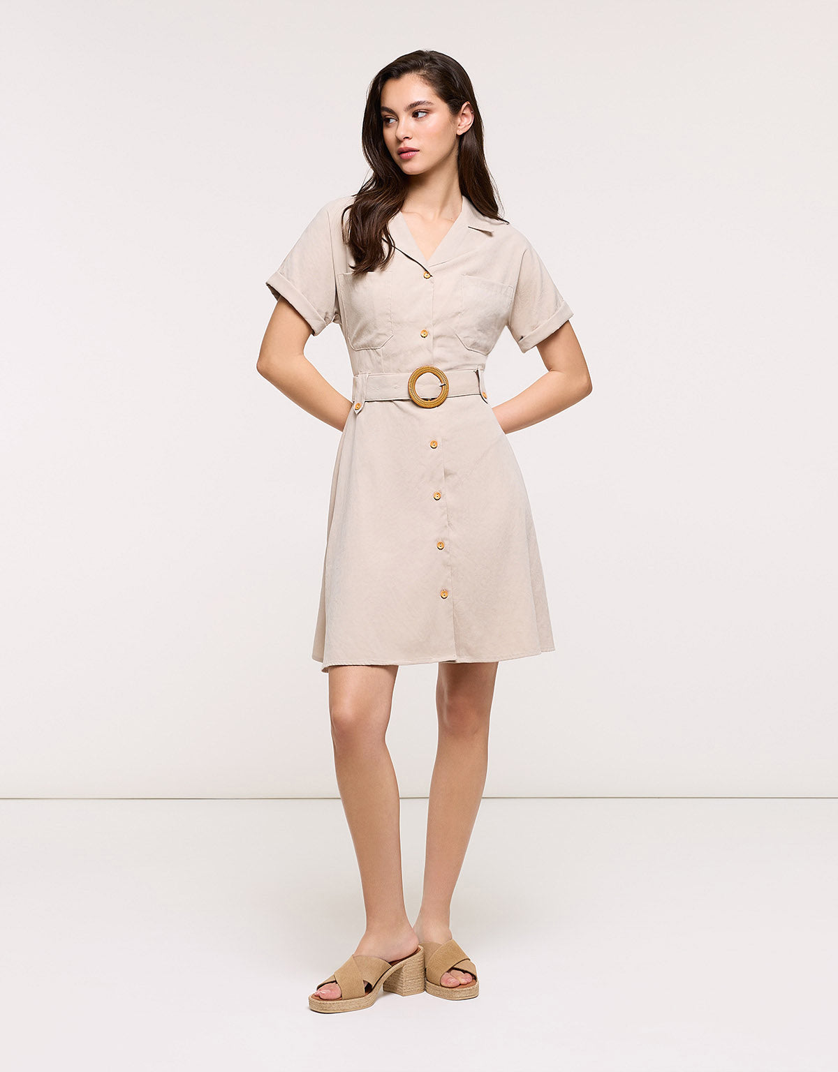 Beiges kurzes Kleid – Ilice II