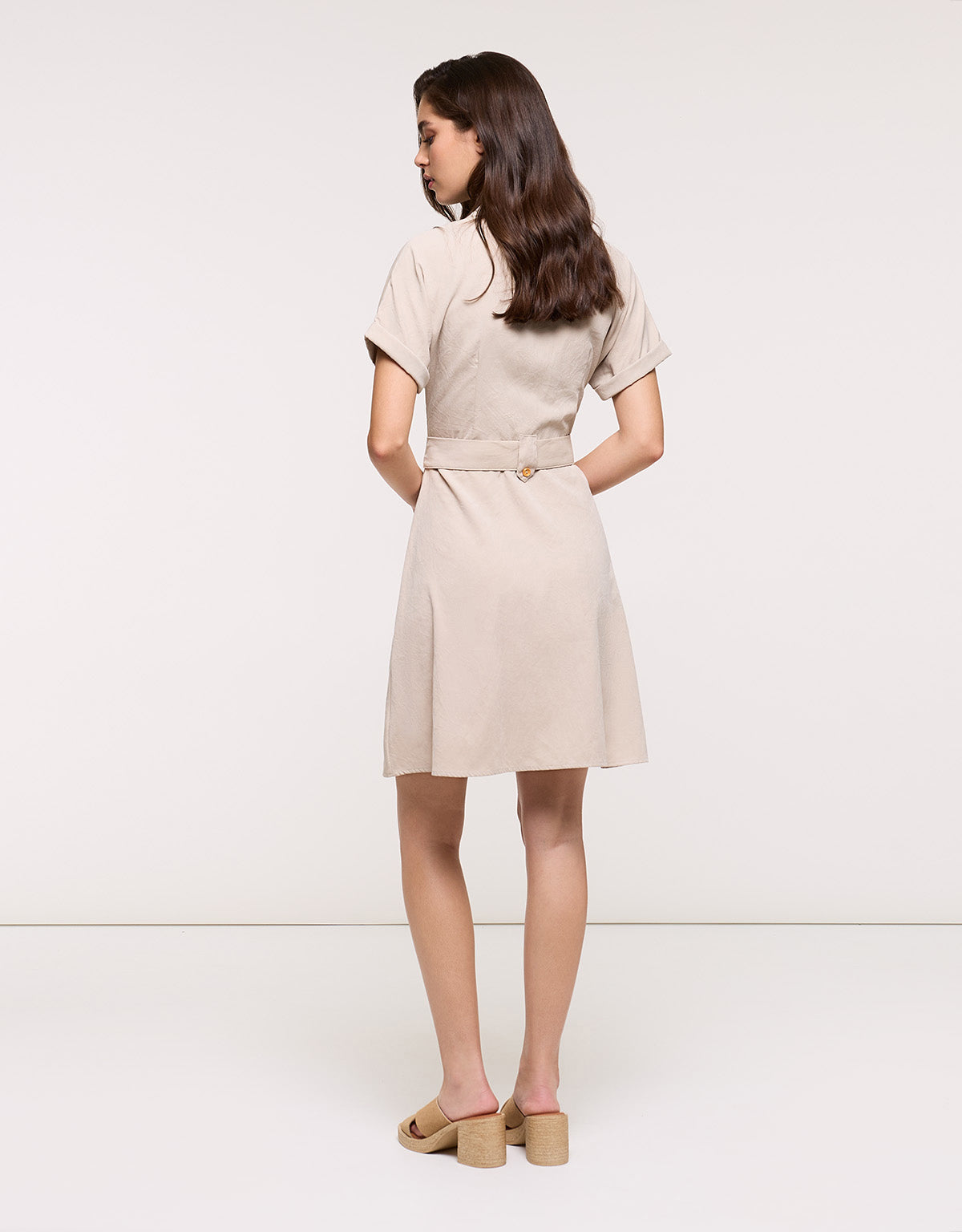 Beiges kurzes Kleid – Ilice II
