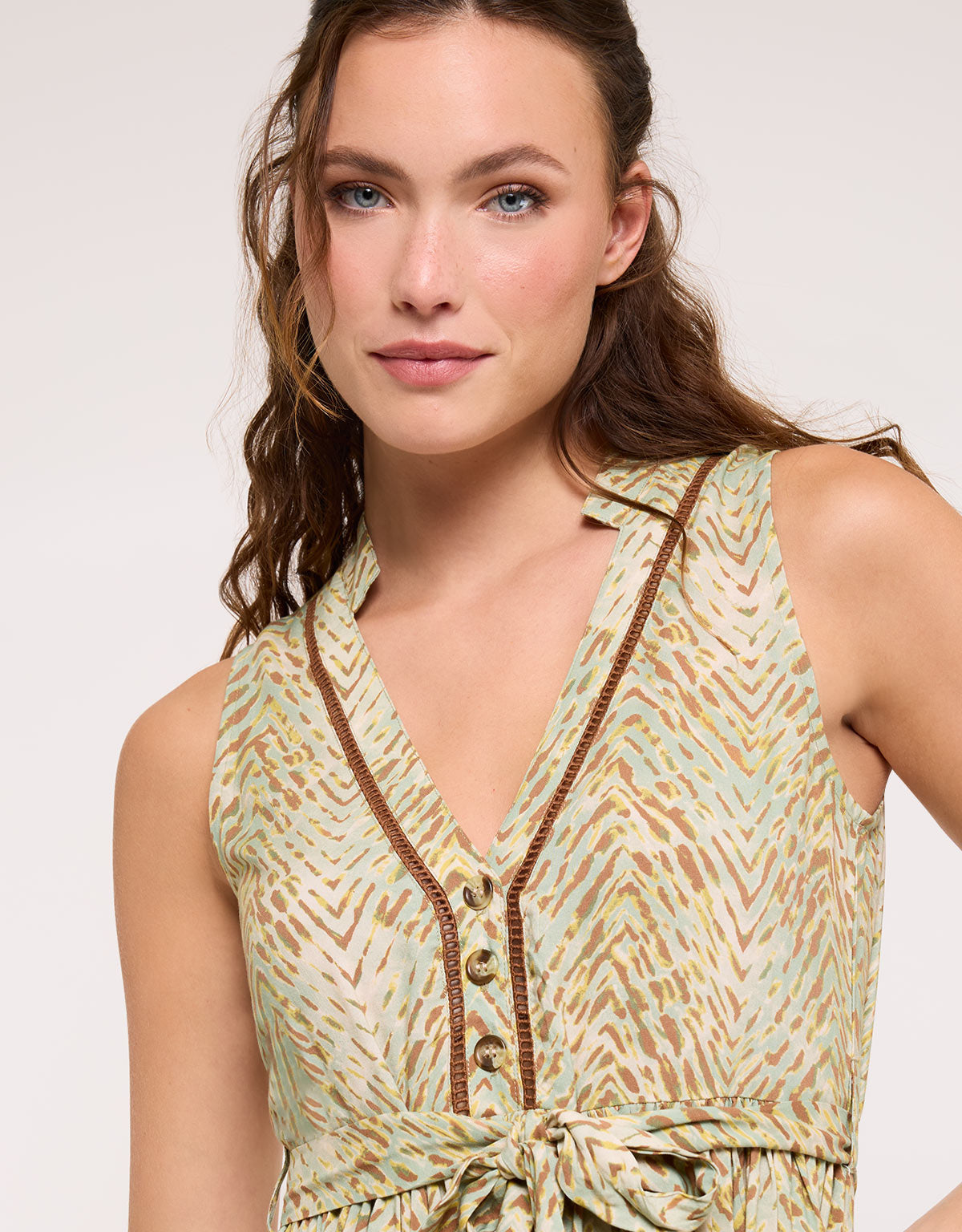 Vestido Corto con Lazo Caqui - Biera 5