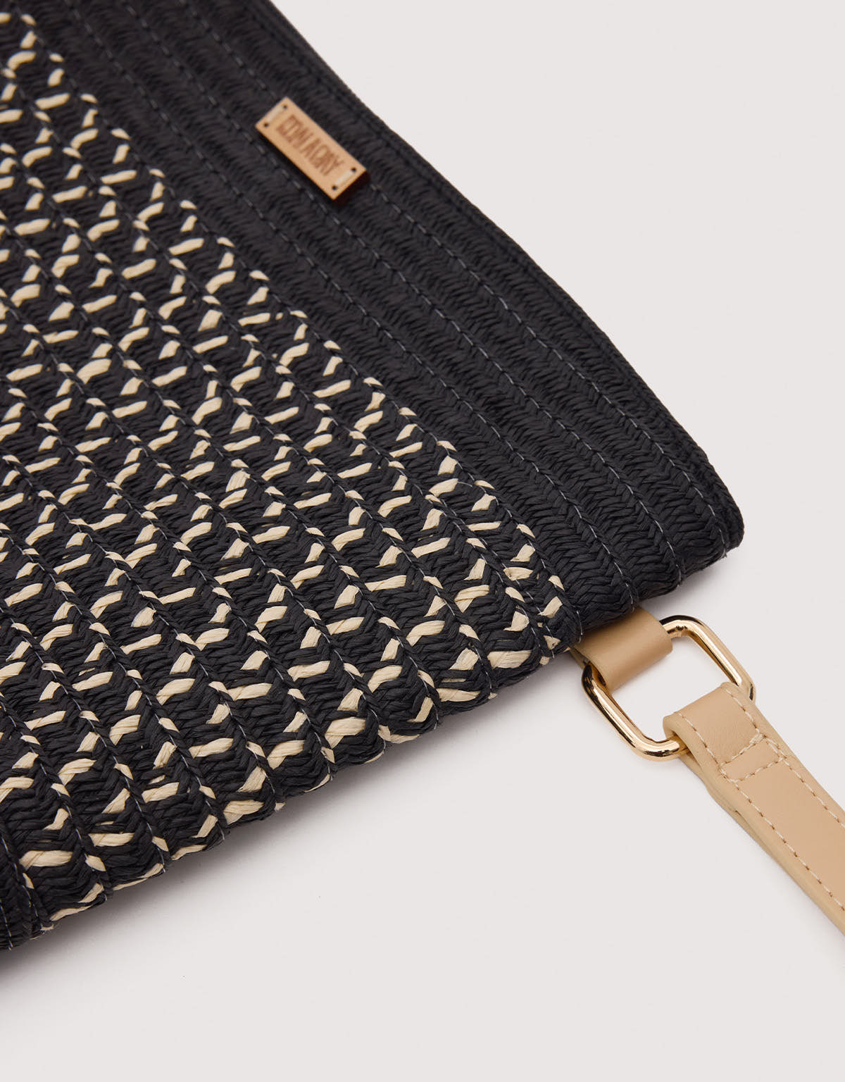 Bolso De Mano Negro Trenzado - Melissa 6