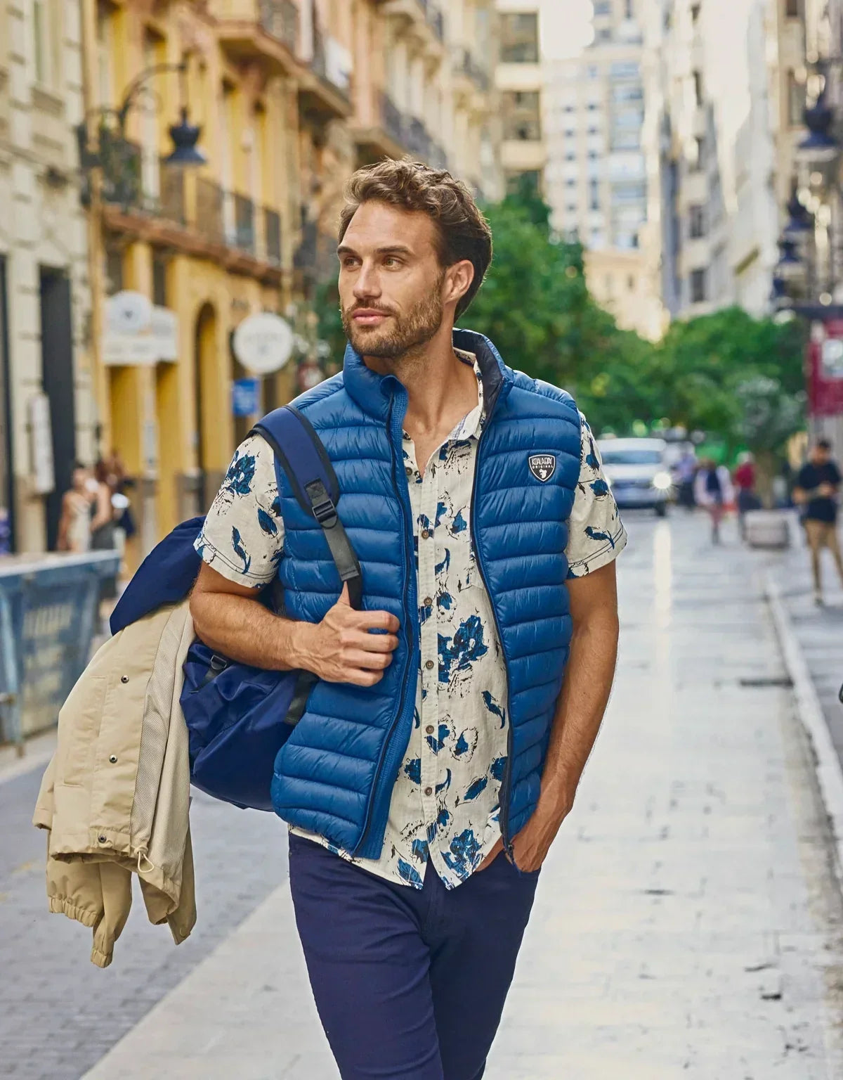 Chaleco para Hombre: Cómo Combinarlo y Crear Looks con Estilo