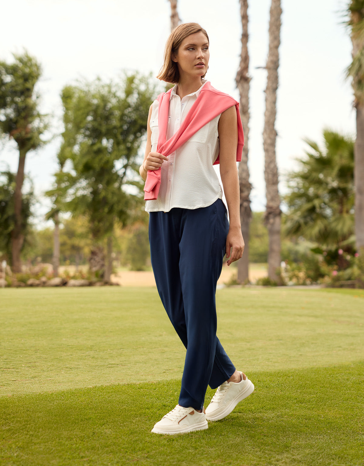 Sleeveless Shirt - Kenita