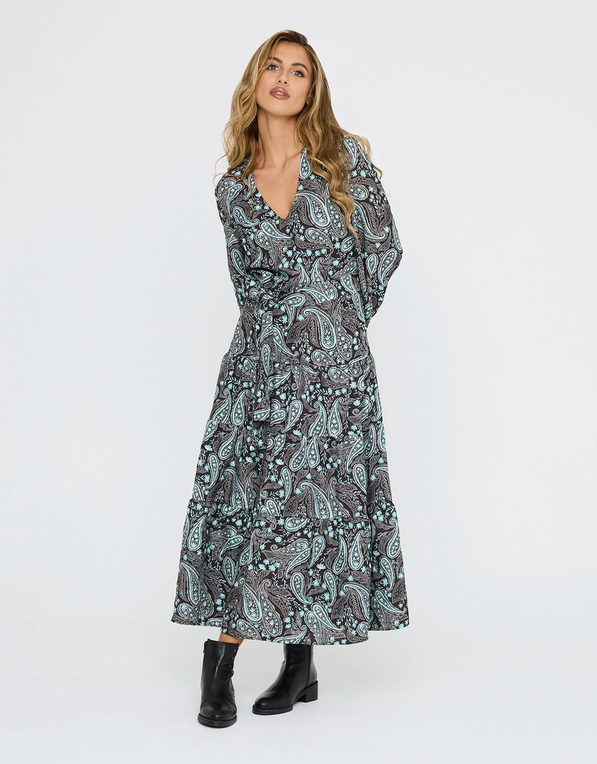 Vestido Midi Vaporoso Negro - Lunarda 