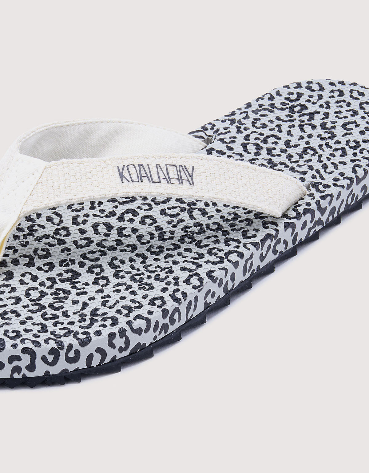 White Flip Flop - Zentrix