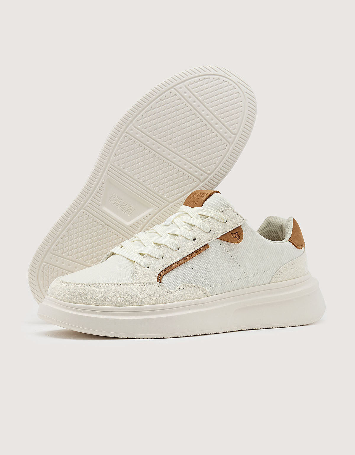 White Sneakers - Estella