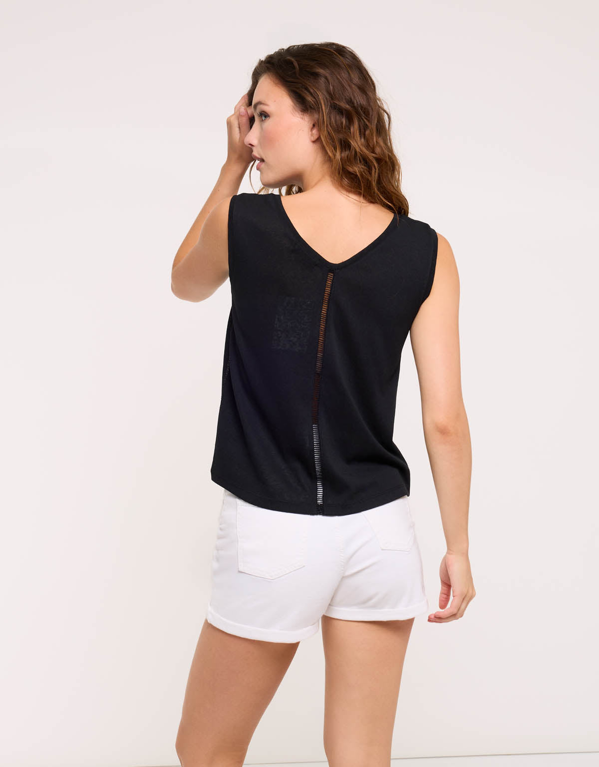 Camiseta Tirantes Detalle Calado Espalda Negro - Kia 3