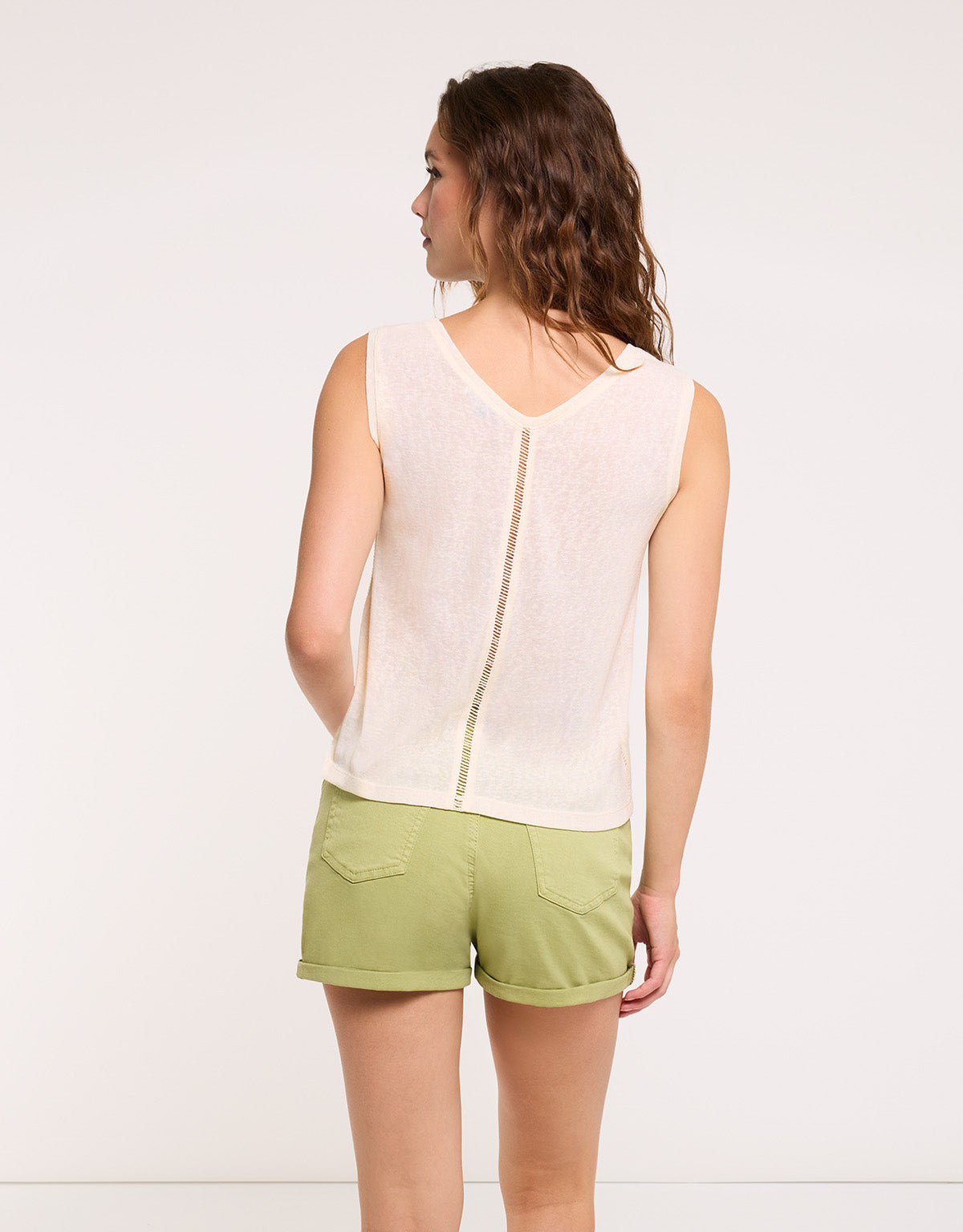 Camiseta Tirantes Detalle Calado Espalda Beige - Kia 3