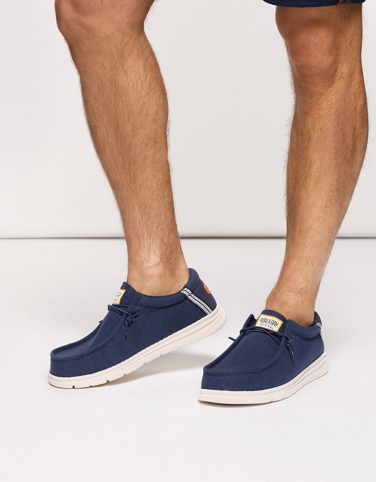 Wallabee Azul Marino - Crimson 1