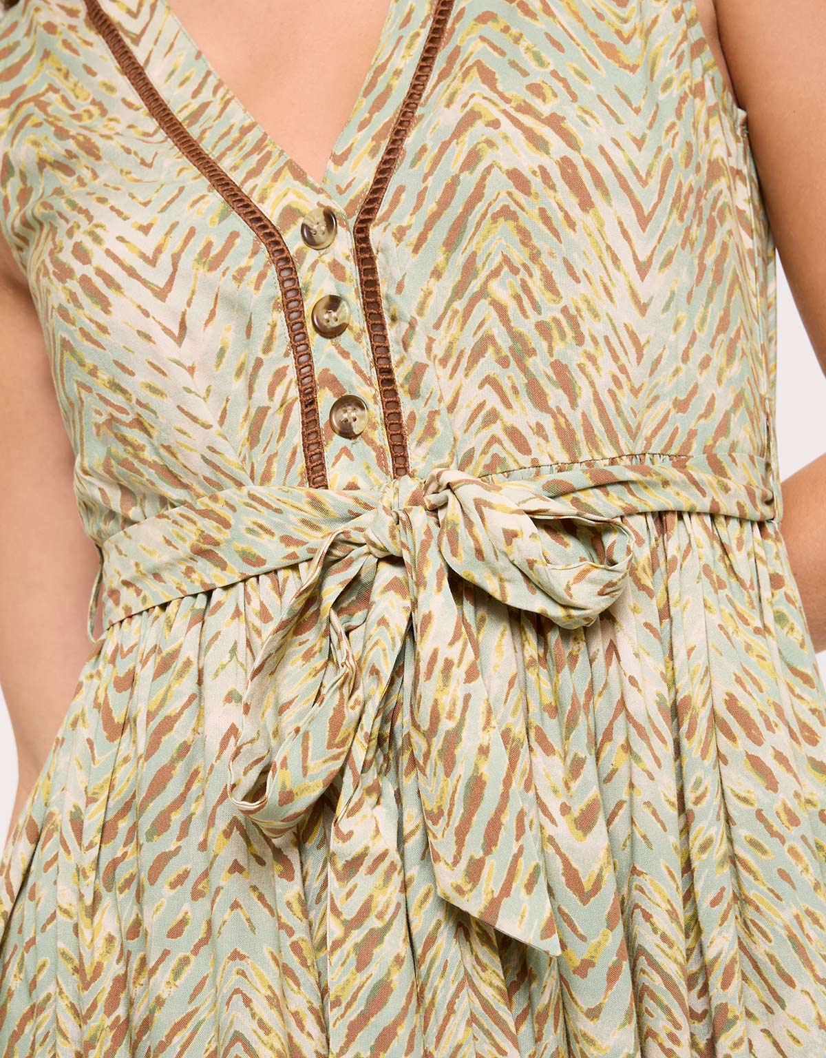 Vestido Corto con Lazo Caqui - Biera 3