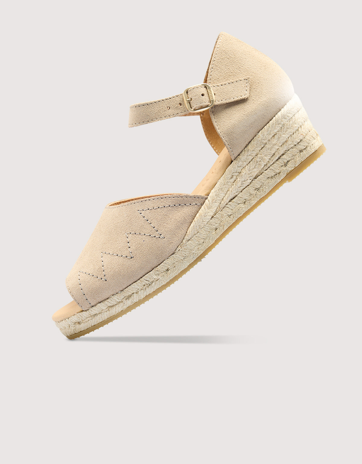 Wedge sandals with a die-cut - Cocona
