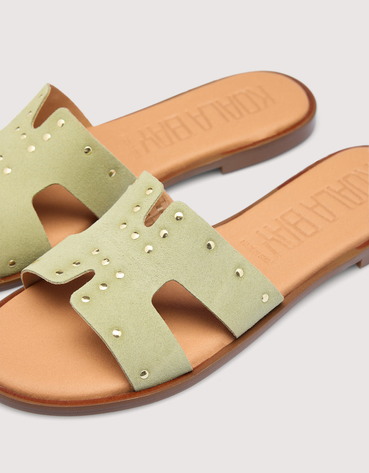 Flat sandals with a laser-cut - Ambrosia
