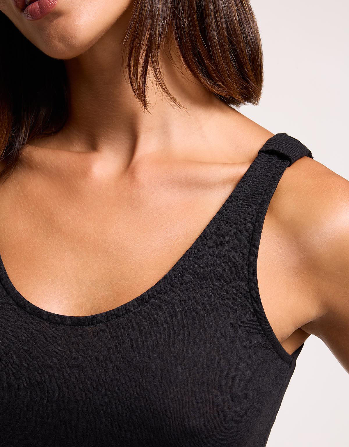 Black Strap Top – Daxin II