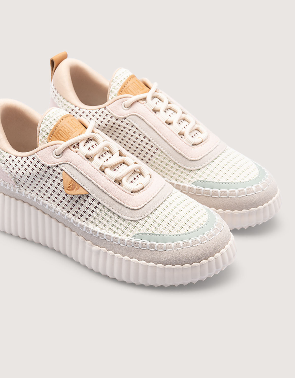Rose Sneakers - Trevino
