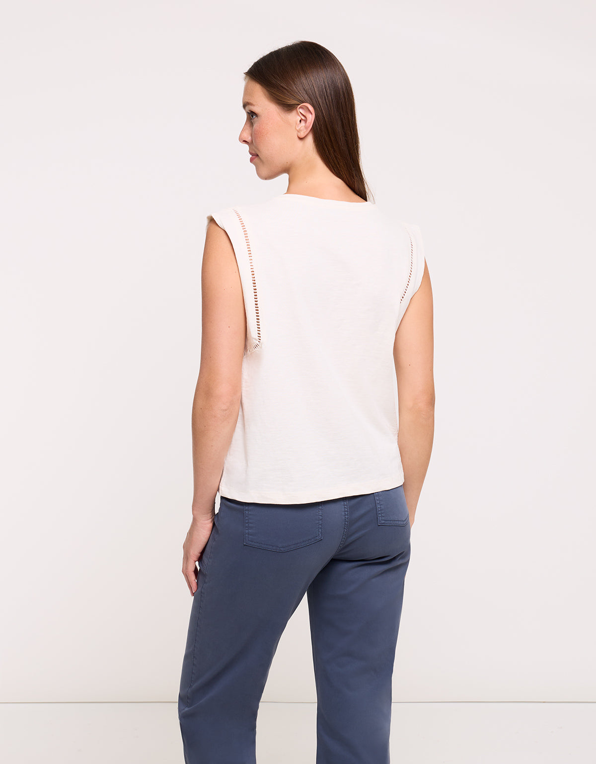 White Sleeveless Rhinestone T-Shirt - Zotiana