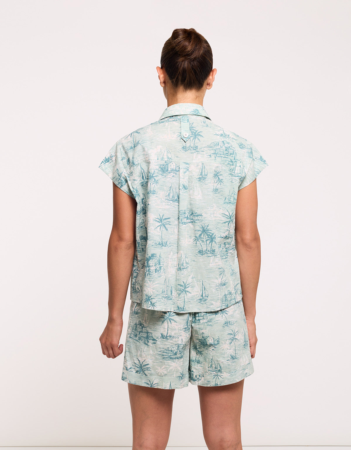 Green Sleeveless Shirt - Luminas