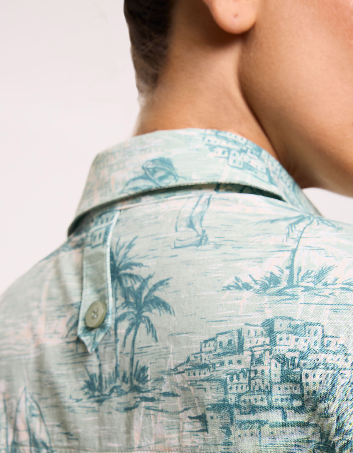 Green Sleeveless Shirt - Luminas